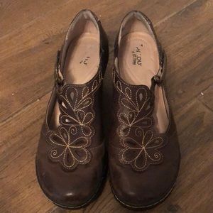 Waywood Jambu vintage pumps